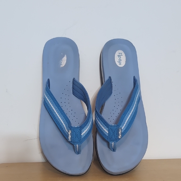 Floopi Blue Flip Flops Shoes - Picture 1 of 2